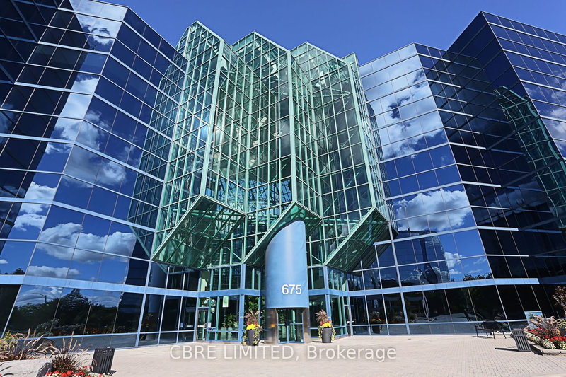 E700 - 675 Cochrane Dr, Markham, L3R 0B8 | Image 2