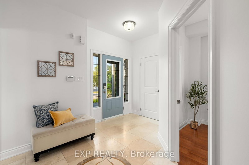 1031 Lake Dr N, Georgina, L4P 3E9 | Image 2