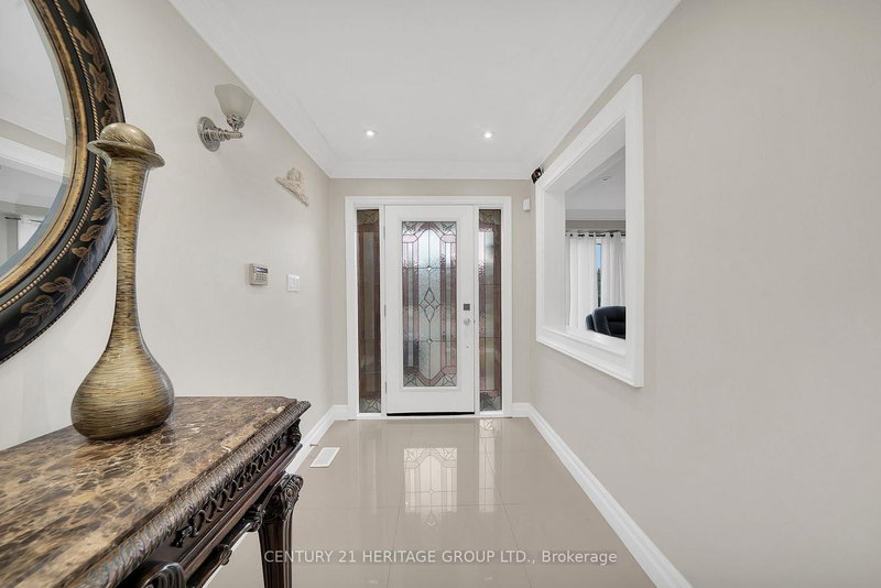 34 Royalpark Way, Vaughan, L4H 1J5 | Image 2