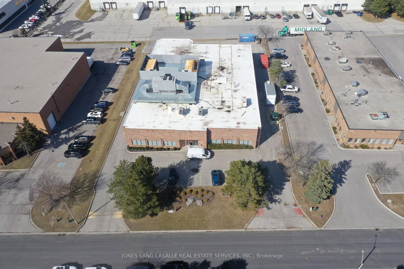 30 Sims Cres, Richmond Hill, L4B 2N9 | Image 2