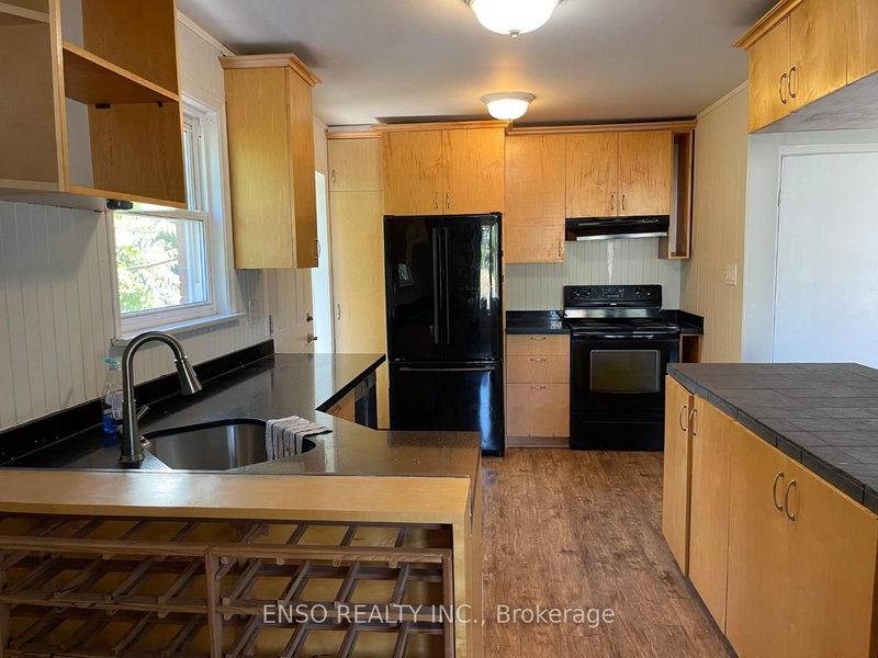 24 Gentry Cres, Richmond Hill, L4C 2G9 | Image 3