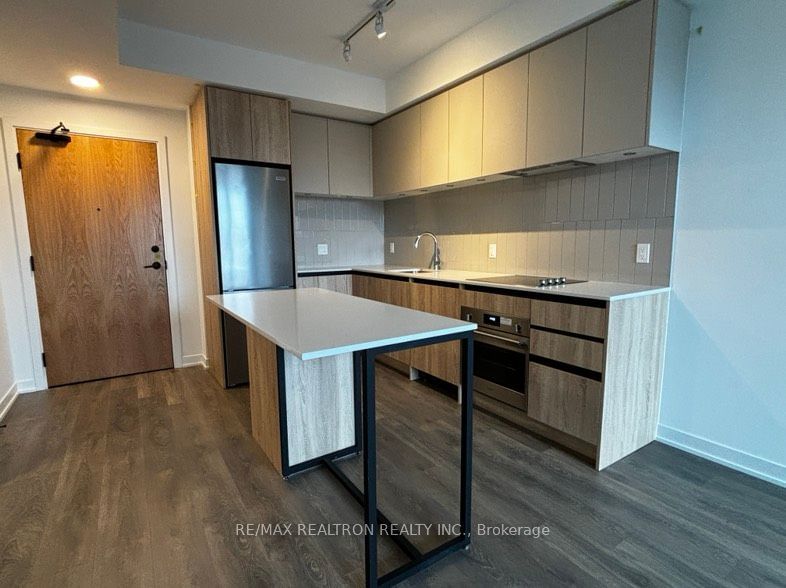 home for lease on 313-7950 Bathurst Street W