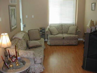 712 - 75 Weldrick Rd E, Richmond Hill, L4C0H9 | Image 2