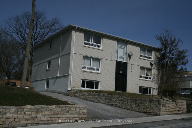 26 Wellington Street W