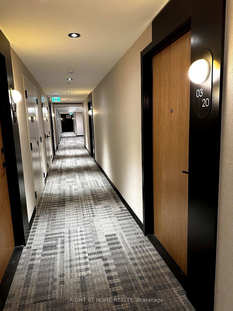 320 - 7950 Bathurst St W, Vaughan, L4J 0L4 | Image 2