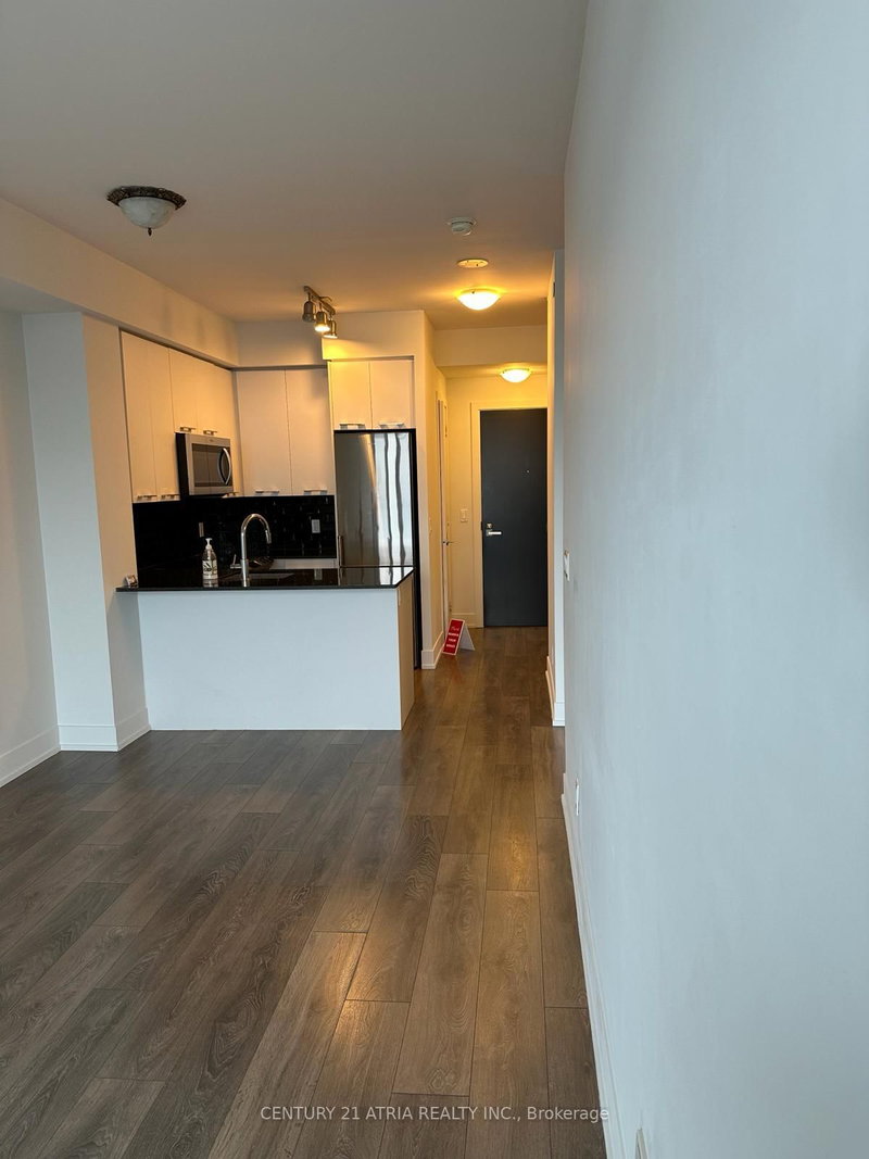 808 - 9471 Yonge St, Richmond Hill, L4C 1V4 | Image 3