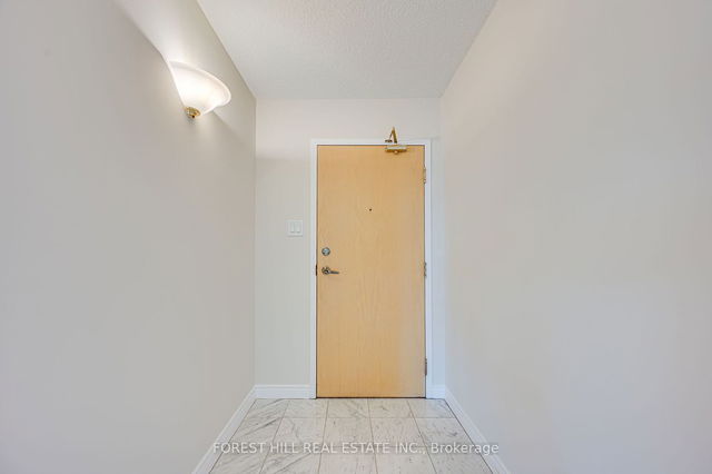 304 - 7 Townsgate Drive