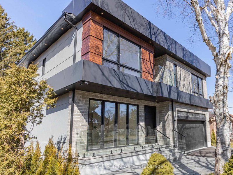 84 Murray Dr, Aurora, L4G 2C3 | Image 2