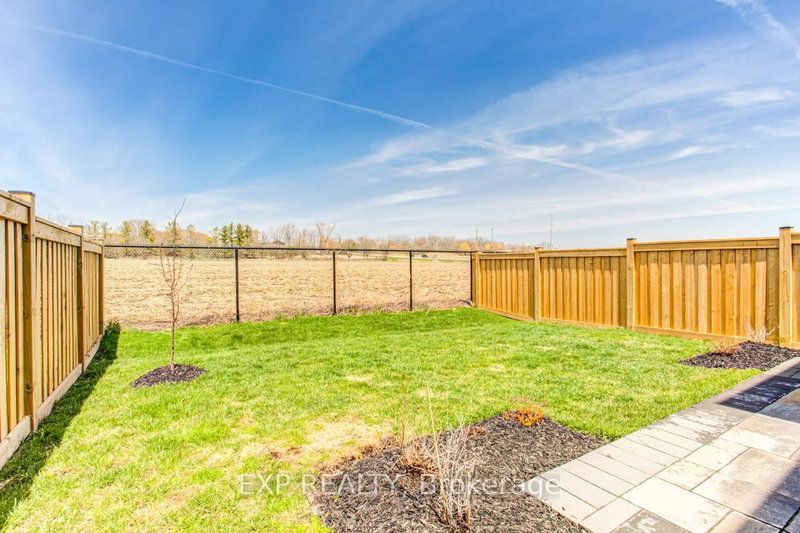 44 Festival Crt S, East Gwillimbury, L9N 0N8 | Image 3