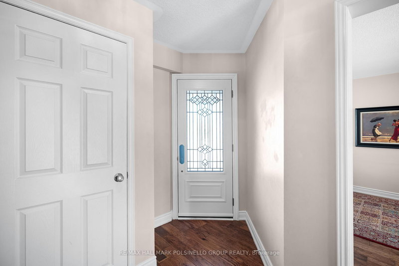 63 Beechbrooke Way, Aurora, L4G 6N7 | Image 3