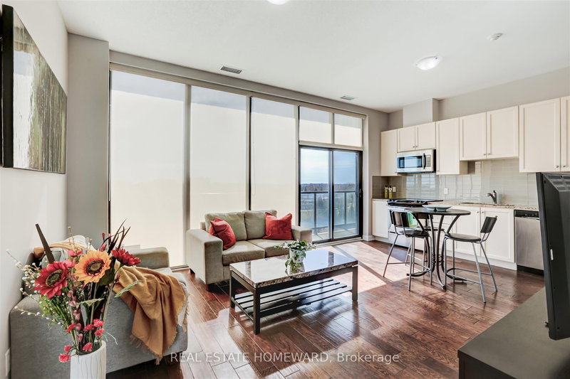 705 - 10376 Yonge St, Richmond Hill, L4C 3B8 | Image 2