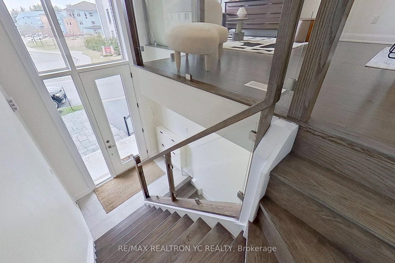 10 Hesperus Rd, Vaughan, L4J 0K3 | Image 2