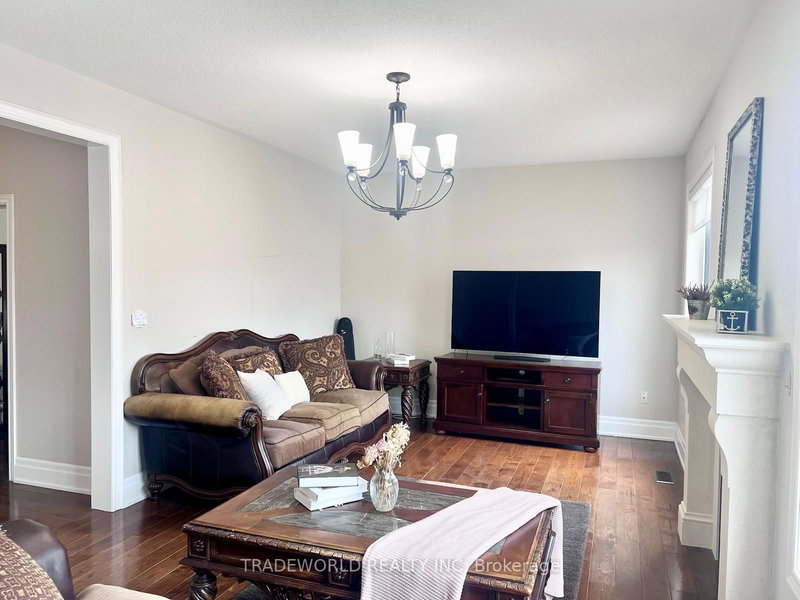 9 Wiley Ave, Richmond Hill, L4S 0C6 | Image 3