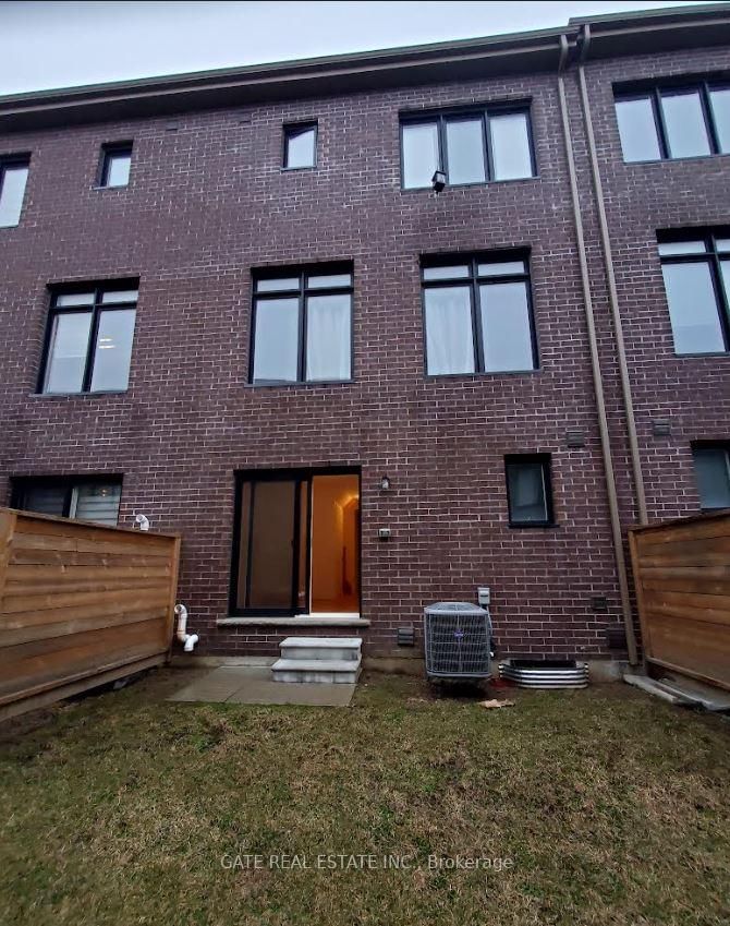 27 MoneyPenny Pl S, Vaughan, L4J 0K9 | Image 3