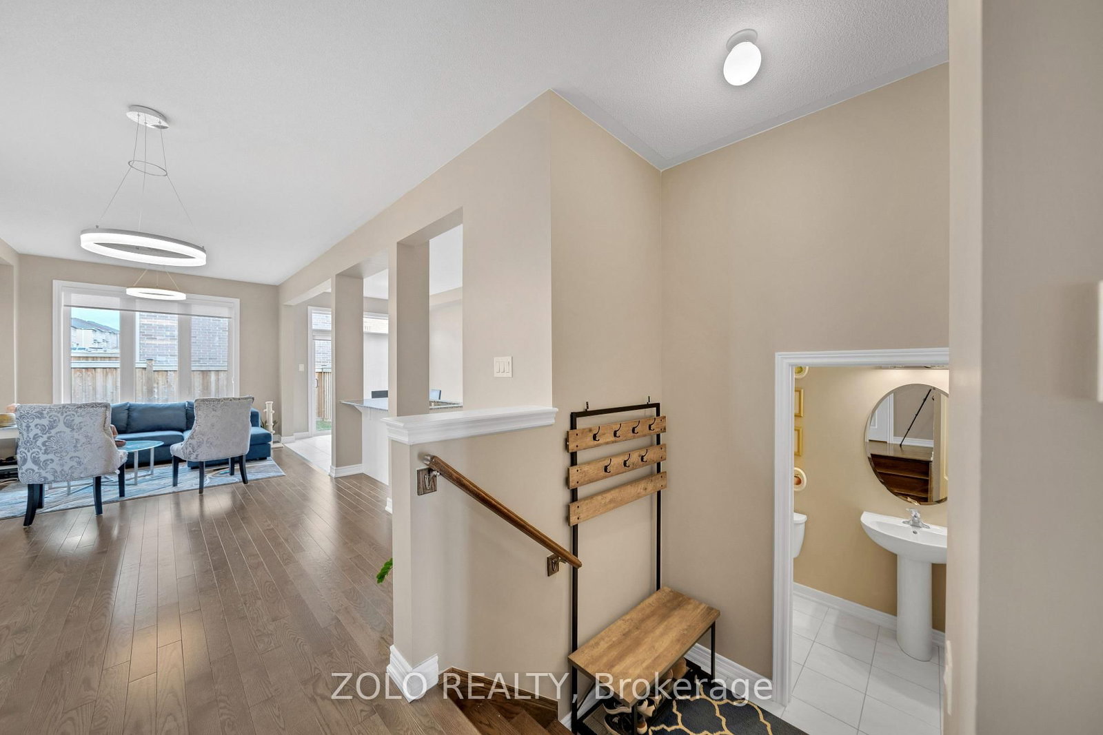 Listing Image 7