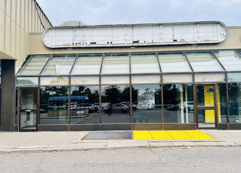 203 - 9737 Yonge St, Richmond Hill, L4C 8S7 | Image 2