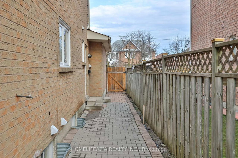 104 Coppard Ave, Markham, L3S 2S6 | Image 3