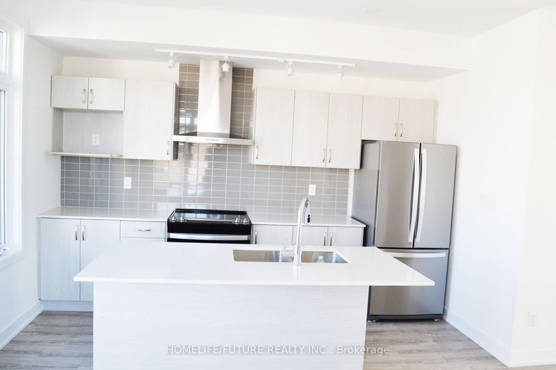 5428 Main St, Whitchurch-Stouffville, L4A 4W8 | Image 3