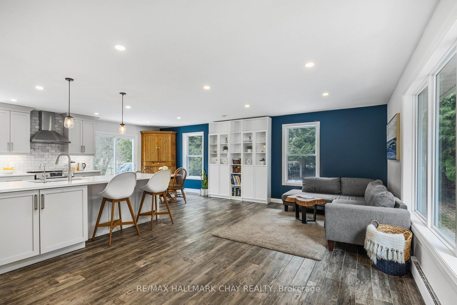 Listing Image 7