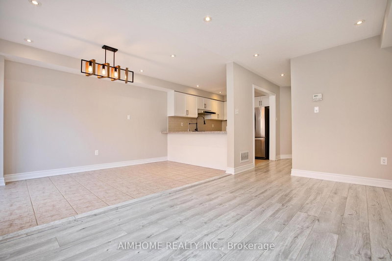 151 Amulet Cres, Richmond Hill, L4S 2T5 | Image 3