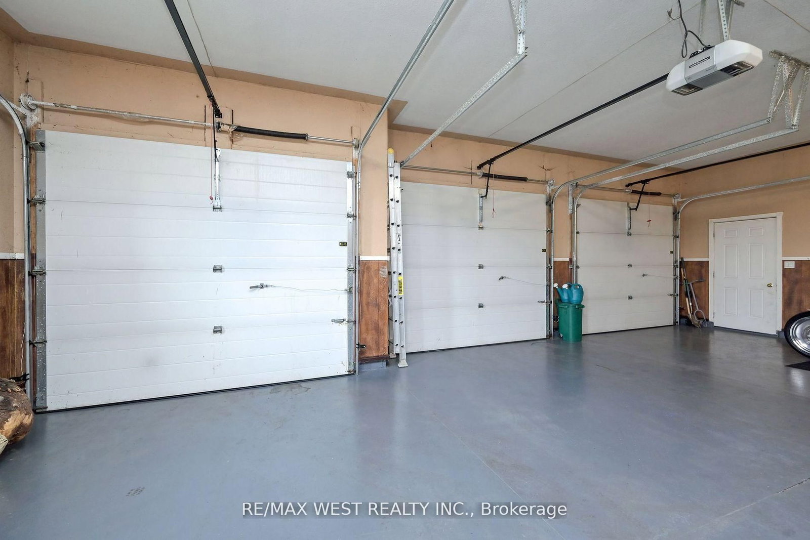 Listing Image 30