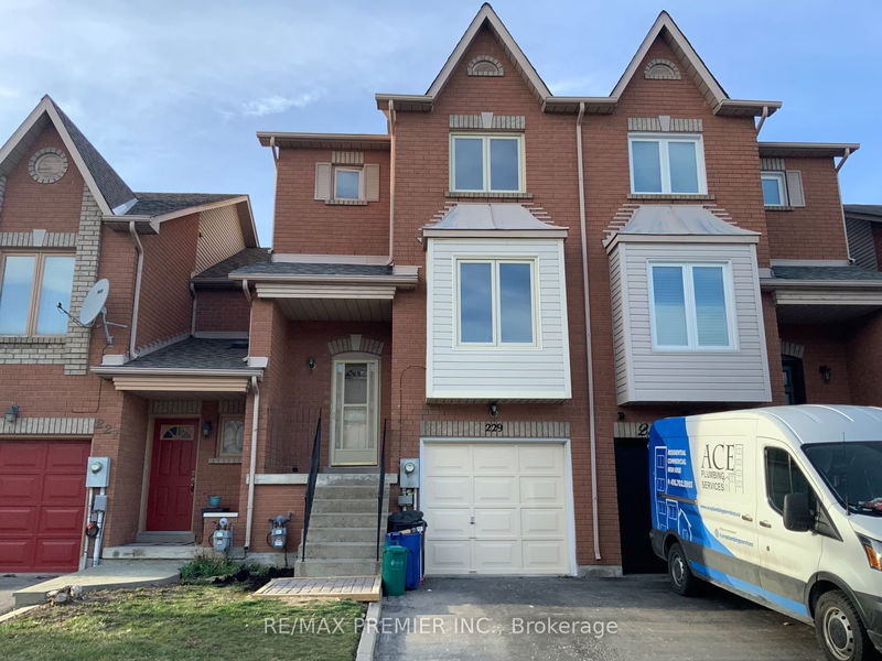 home for lease on 229 Kelso Crescent