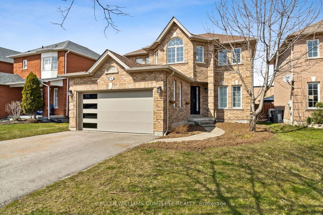 8 Henderson Crescent