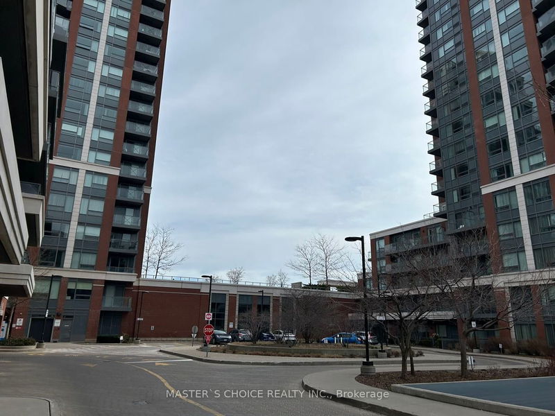 home for lease on Rg5-8200 Birchmount Road