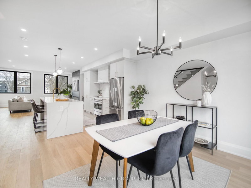 8 - 59 Charles St, Newmarket, L3Y 3V7 | Image 2