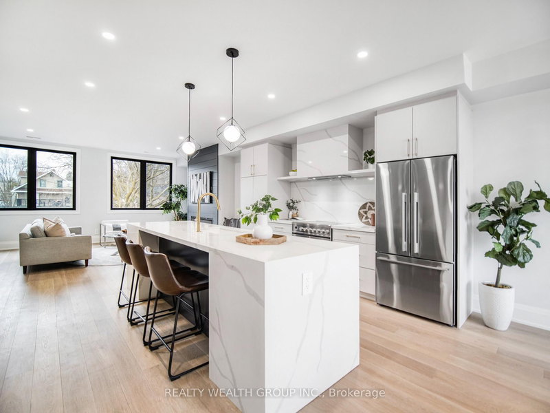 8 - 59 Charles St, Newmarket, L3Y 3V7 | Image 3