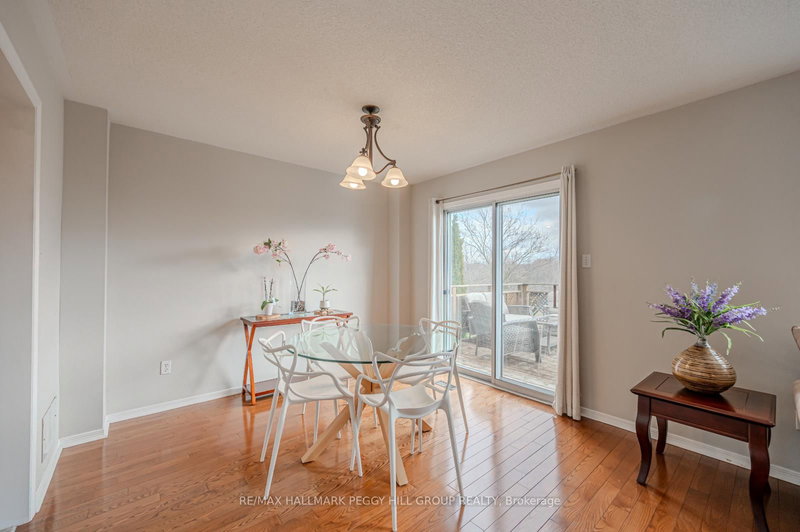 361 Gaston Pl, Newmarket, L3Y 8M4 | Image 3
