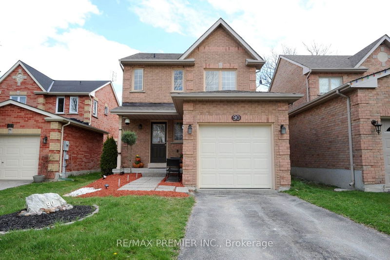 home for lease on 90 Covent Crescent