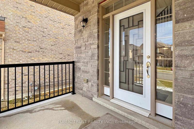 87 Robb Thompson Rd, East Gwillimbury, L0G 1M0 | Image 3