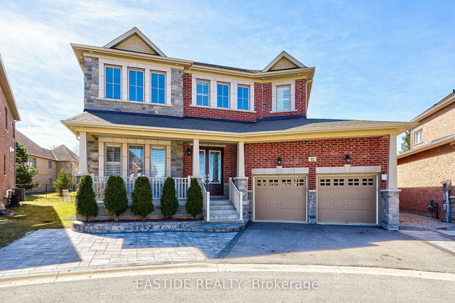 52 Ken Sinclair Crescent