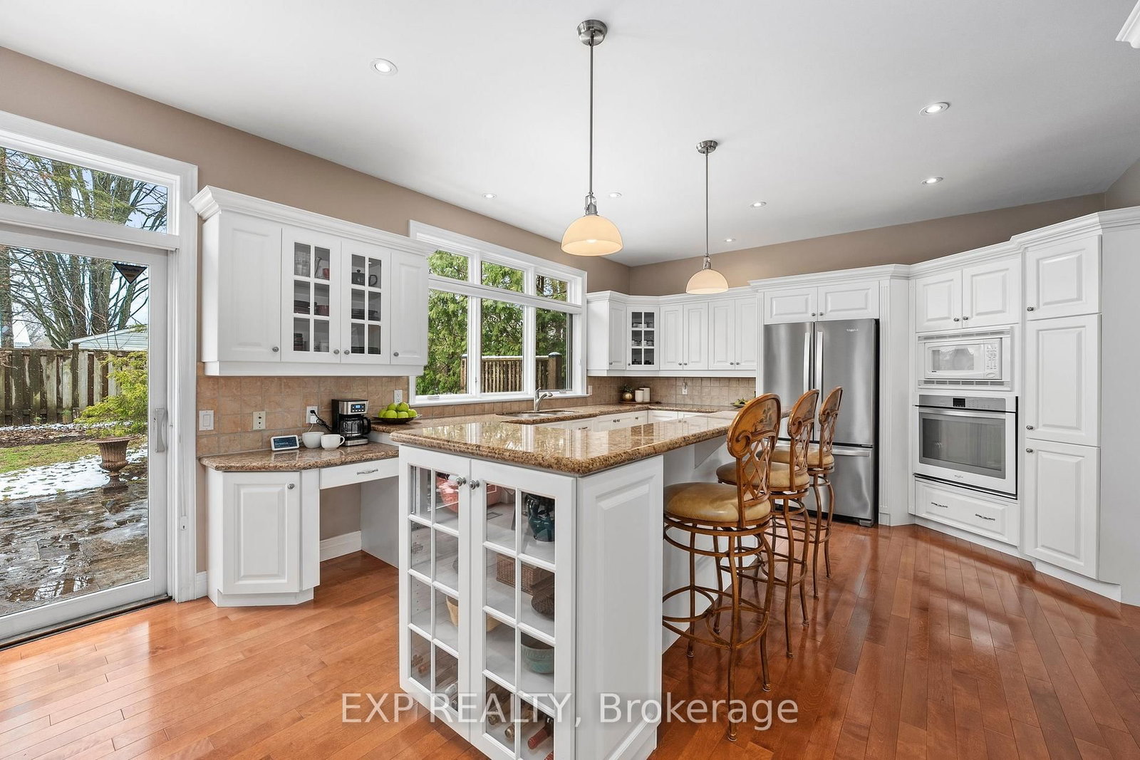 Listing Image 10