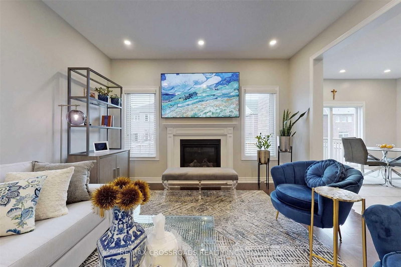 62 Romanelli Cres, Bradford West Gwillimbury, L3Z 0X7 | Image 3