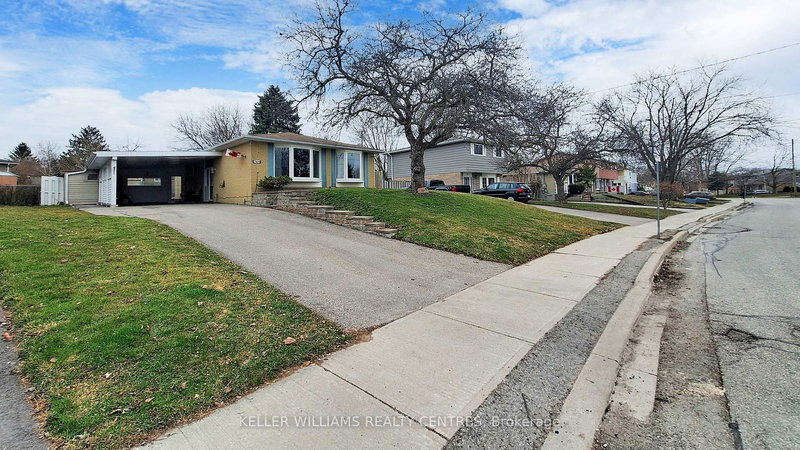 764 Elgin St, Newmarket, L3Y 3B8 | Image 2