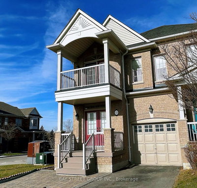 Townhouse sold at 15-320 Ravineview Drive, Vaughan, Ontario, L6A 4H1 - Rural Vaughan - MLS: N8202250