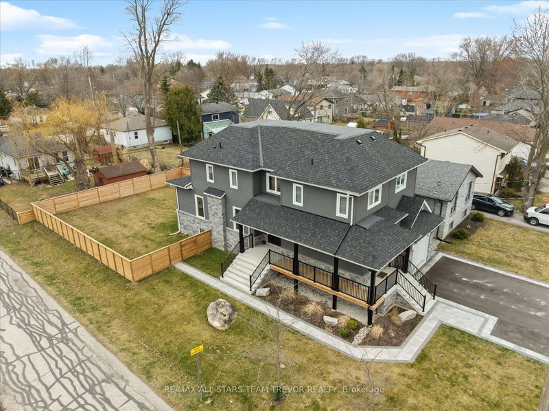 home for sale on 315 Pasadena Drive