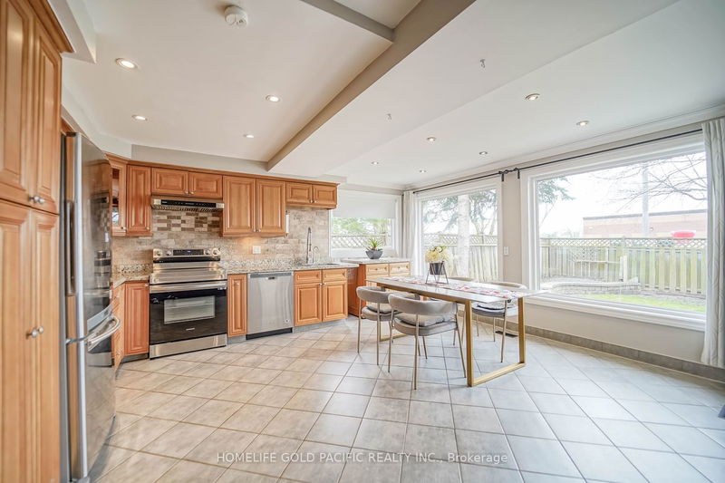 17 Crandall Dr  Markham, L3P 6H7 | Image 12