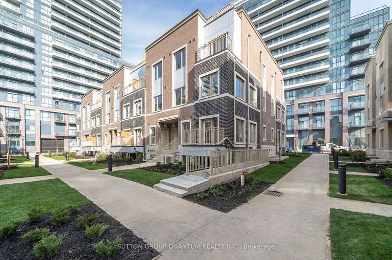 home for lease on 84-39 Honeycrisp Crescent