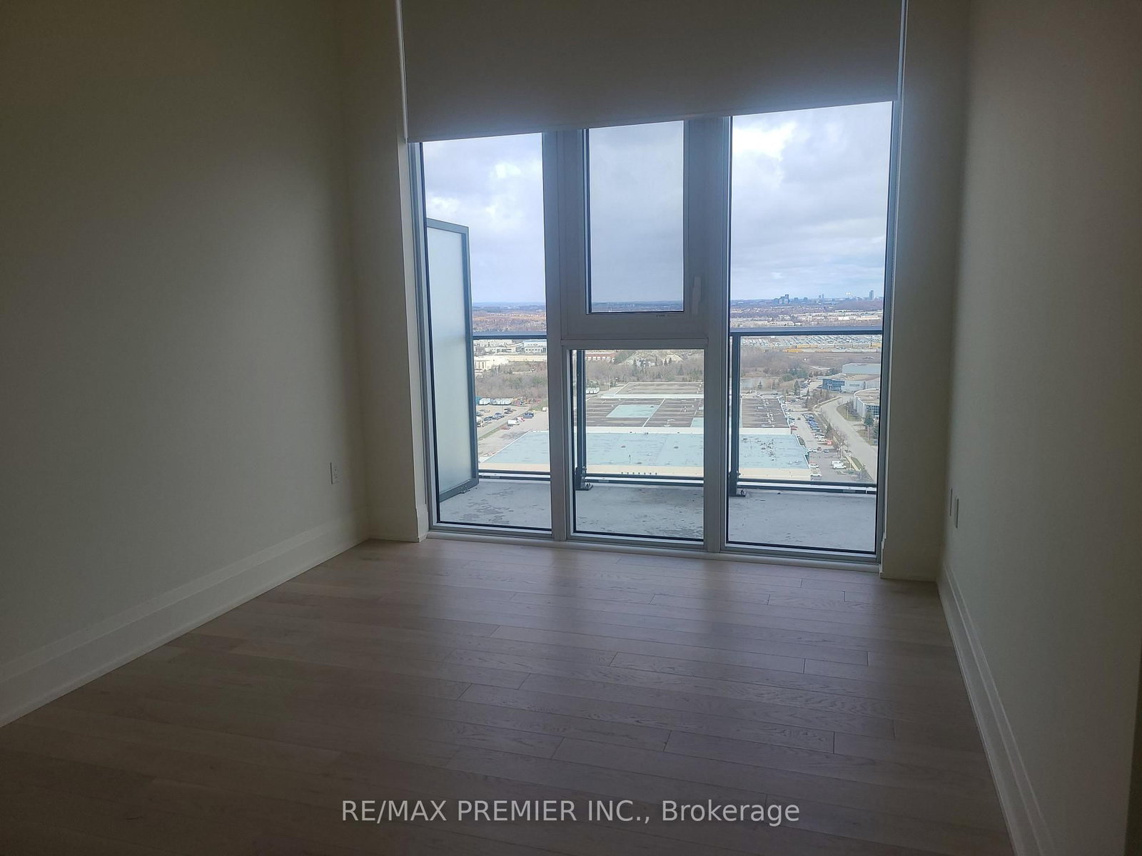 9000 Jane Street, Unit PH 202 - Photo 15