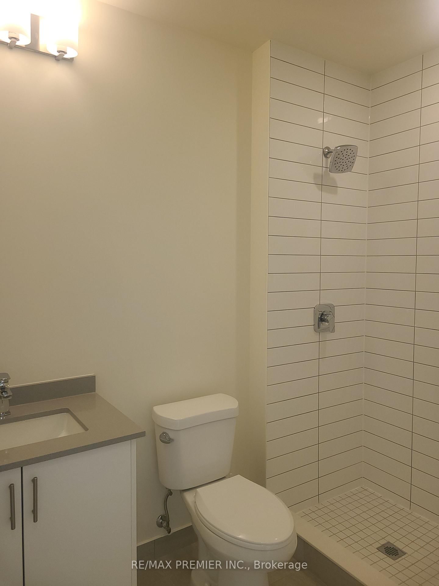 9000 Jane Street, Unit PH 202 - Photo 17