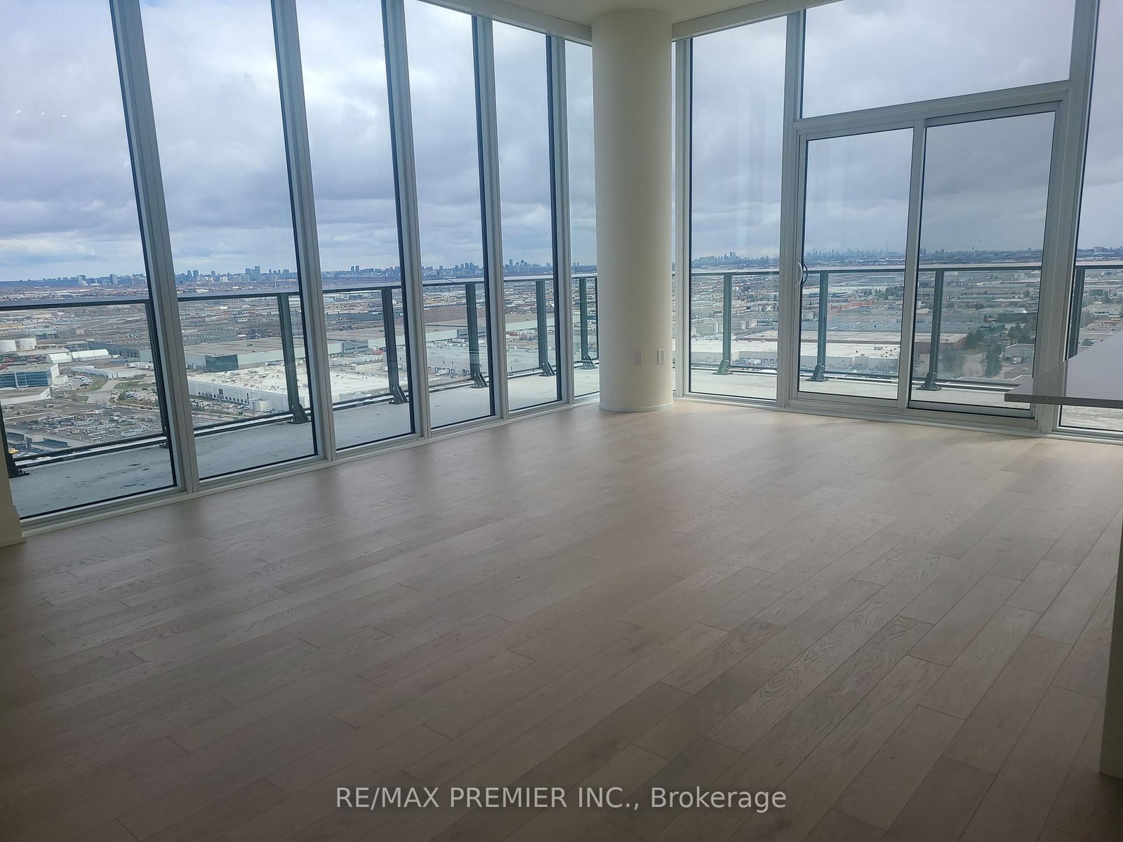 9000 Jane Street, Unit PH 202 - Photo 2