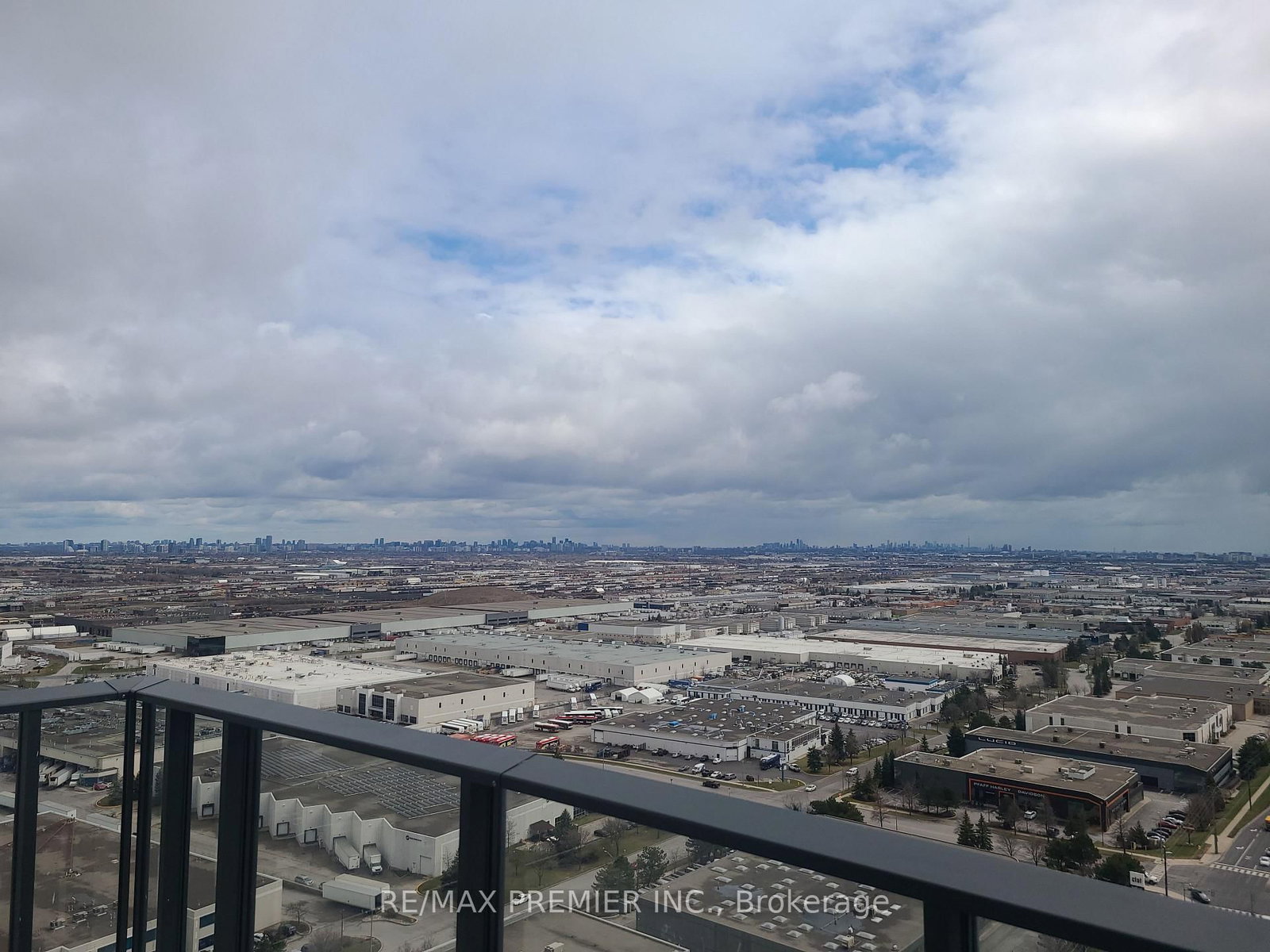 9000 Jane Street, Unit PH 202 - Photo 20