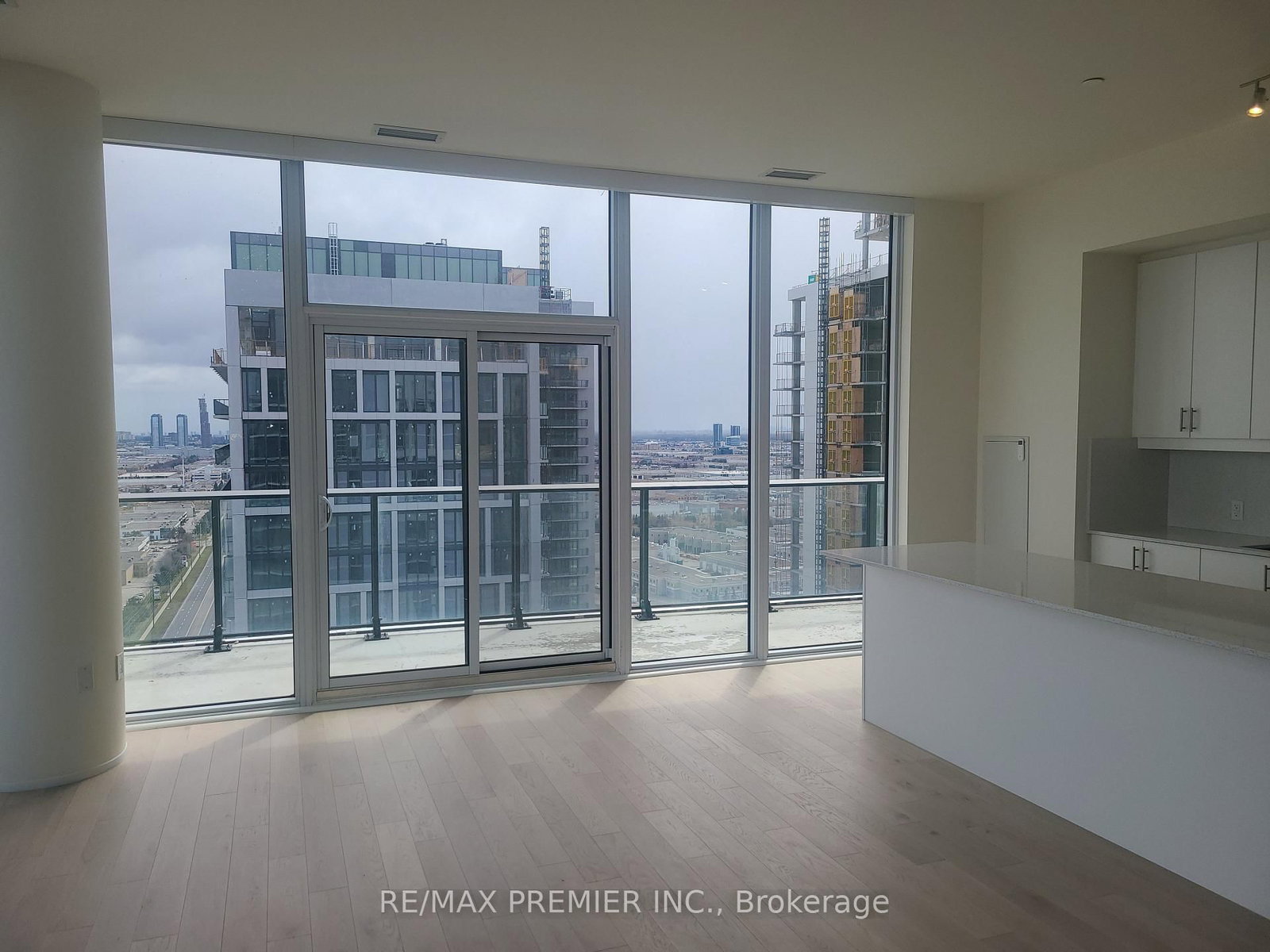 9000 Jane Street, Unit PH 202 - Photo 3