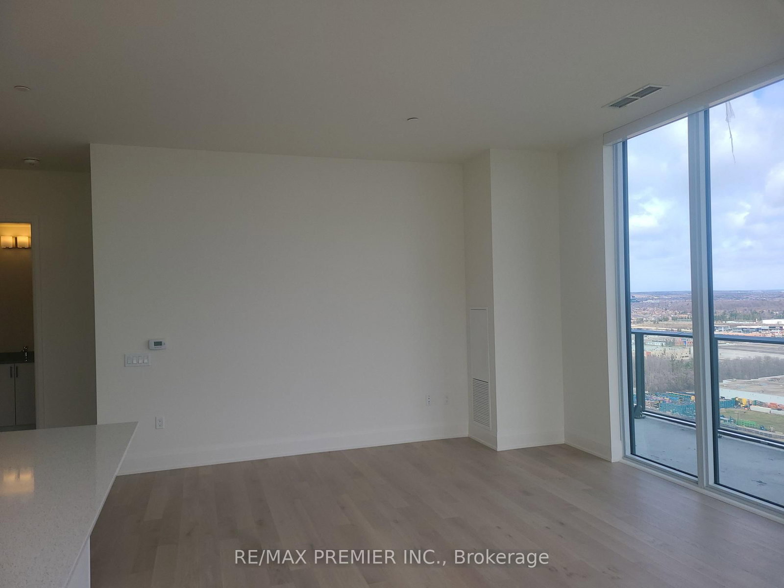 9000 Jane Street, Unit PH 202 - Photo 4