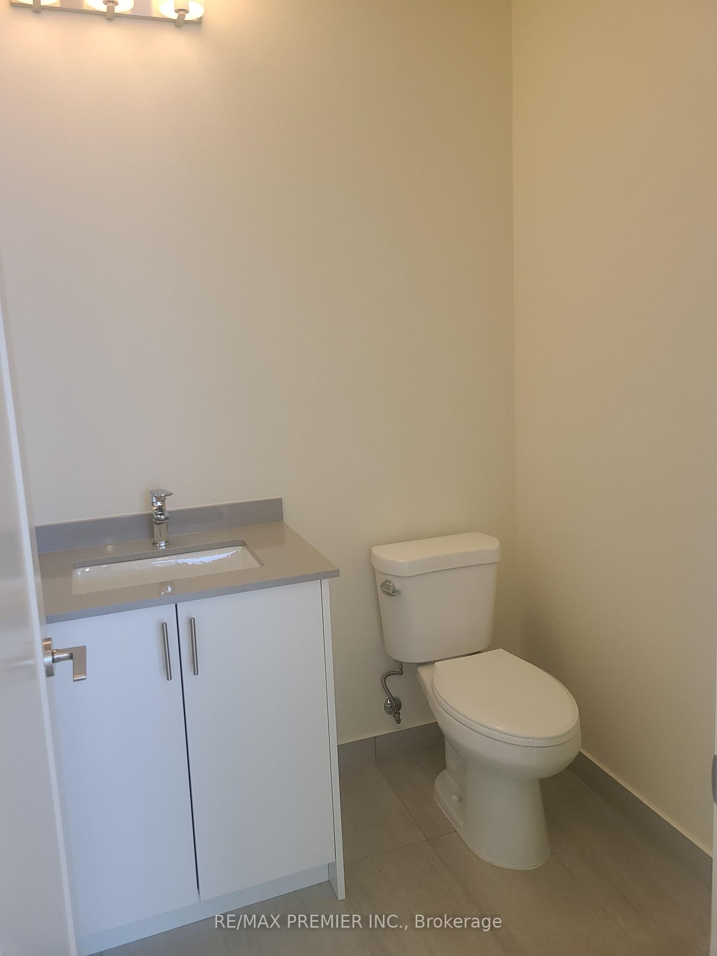9000 Jane Street, Unit PH 202 - Photo 9