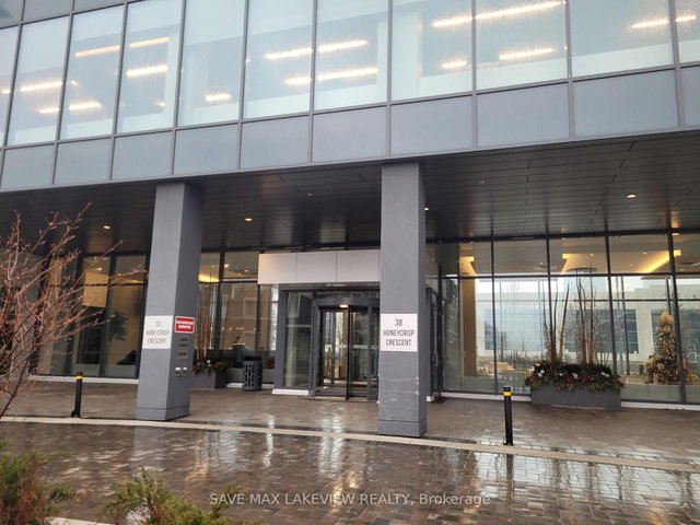 1006 - 38 Honey Crisp Crescent