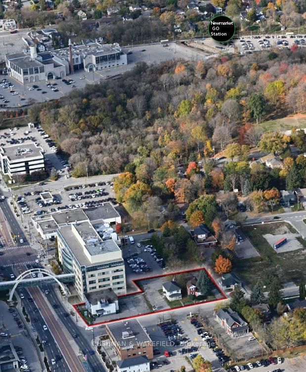 603 Davis Dr, Newmarket, L3Y 2P7 | Image 2